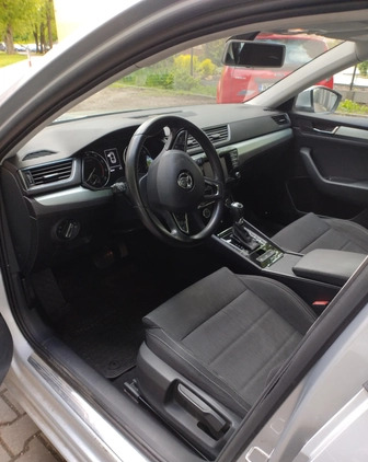 Skoda Superb cena 64000 przebieg: 186000, rok produkcji 2016 z Warszawa małe 106